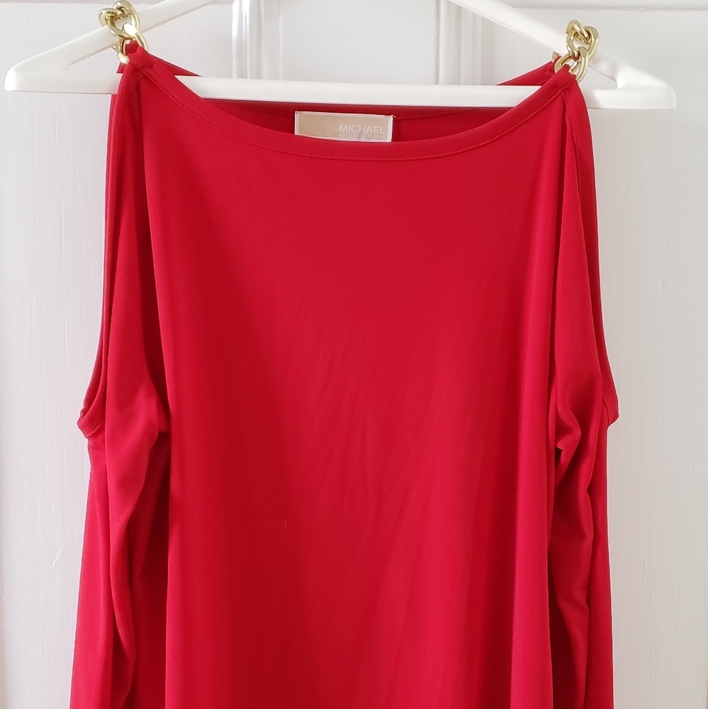 Cold shoulder top